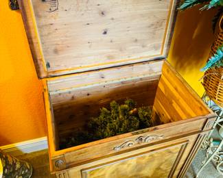 $190
West Branch Milton cedar chest 28Wx18Dx30H