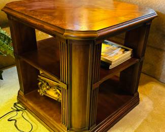 $150
Square table with 2 shelves 26x26x24