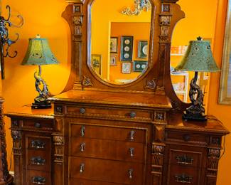 $800
Antique Pulaski Roadshow Sideboard 6'x21Wx91T