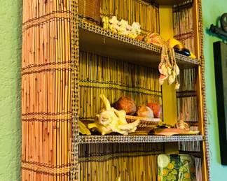 $60
Shell display & curio all in one lot