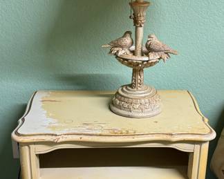 $350
French Provencal 3 pieces Bed set
all chest 5 drawers 36x20x49
Dresser 9 drawers 60Wx19Dx33H + mirror 45x36
Nightstand 24W15Dx26H Need a little TLC