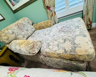 $90
CR Lane Chaise lounge 40Wx41Tx56L discolored