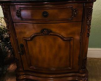$100
Black marble top side cabinet 22x16x26