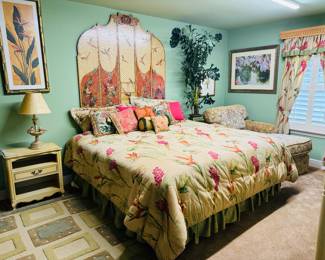 $350
King size bed with wood plaque heaboard 3'x56
Thomasville bedding included/mattress Englander with set of matching curtains