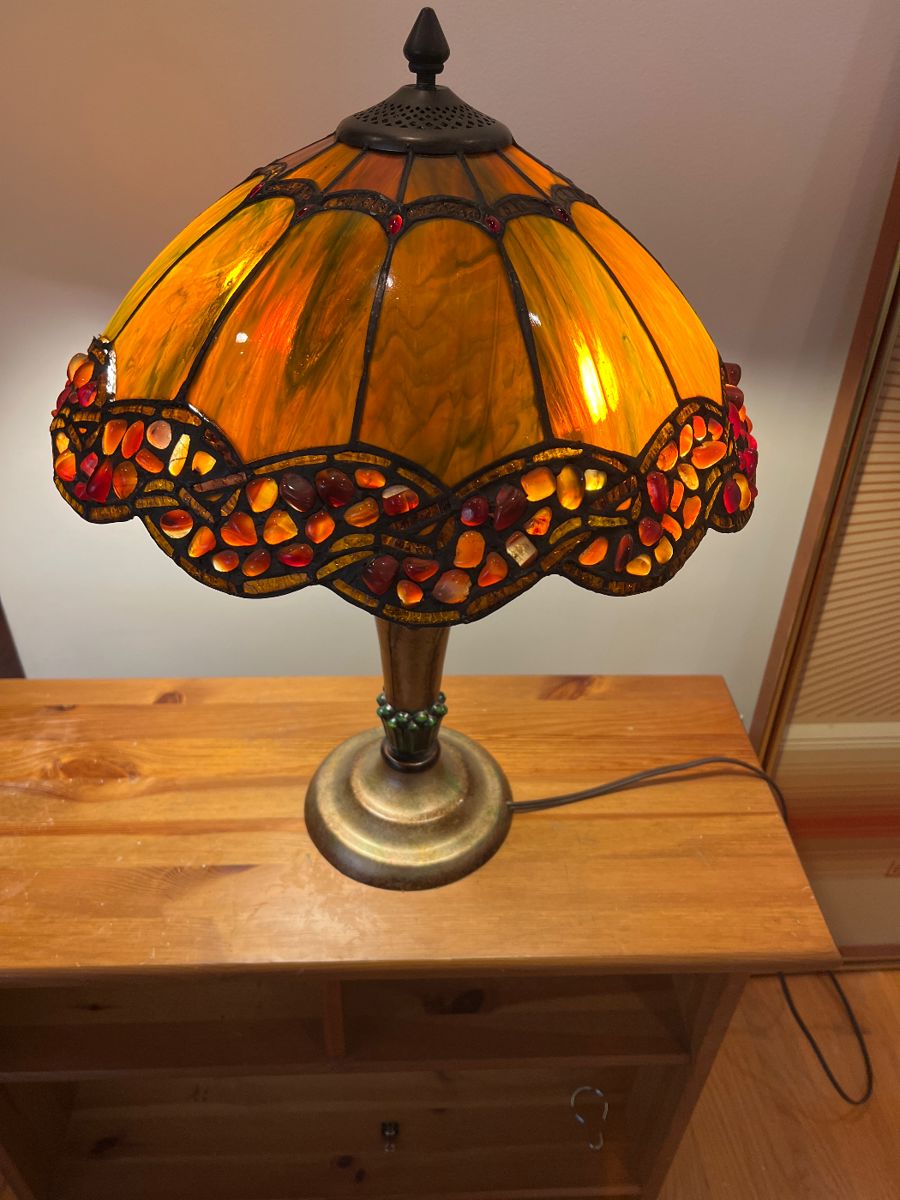 Leaded glass table lamp butterscotchy toes
