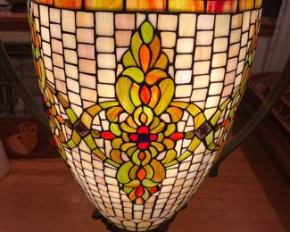 Leaded glass design armed lamp