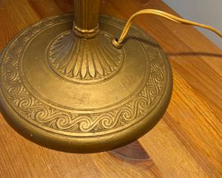 Base of butterscotch toned stained glass table lamp