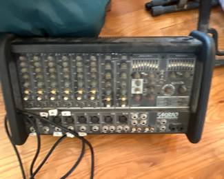 Yorkville power mixer M810