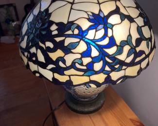 Blue & white leaded glass shade on blue and white pottery base