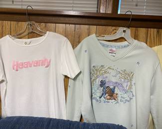 The Disney Store - Embroidered Lady and the Tramp V-neck Sweater - Size Sm