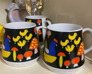 Set of 4 Mid Century Mugs with Rooster/Chicks Design