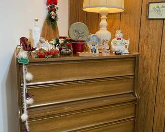 United Furniture Corp. Mid Century 5 Drawer Highboy Dresser 