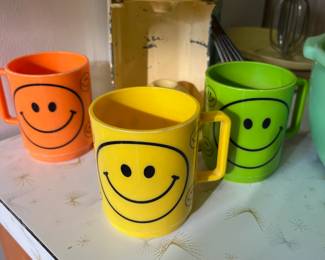 Set of 3 Deka Smiley Mugs - Green, Yellow, Orange