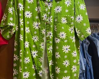 Quizz Again 1990's Green and White Floral Button Up Short Sleeve Shirt - Size M