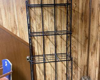 4 Tier Black Metal Bakers Rack