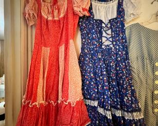 Malco Modes Red & White Floral Square Dancing Dress, Partners Please Blue Floral Pattern Prairie Midi Dress