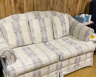 White/Blue Striped Fleur-De-Lis Plant Design Love Seat