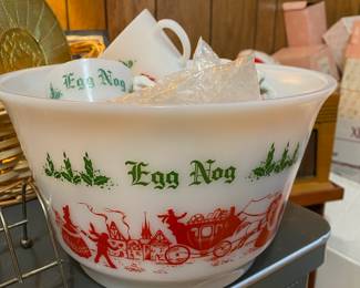 Hazel Atlas Tom And Jerry Christmas Carriage Eggnog Bowl Set with Mugs
