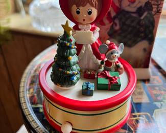 Girl Caroler Music Box "Santa Claus is Coming to Town"