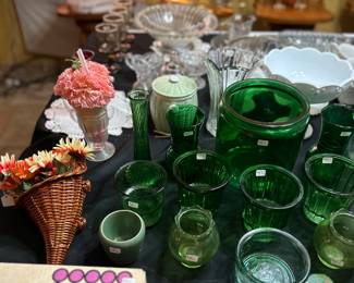 LOTS OF GLASSWARE