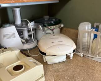 SMALL KITCHEN APPLIANCES