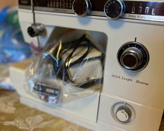 SEWING MACHINE