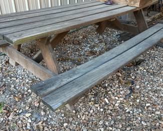 PICNIC TABLE