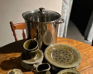 VINTAGE MID CENTURY DISHES