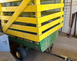 JOHN DEERE TRAILER