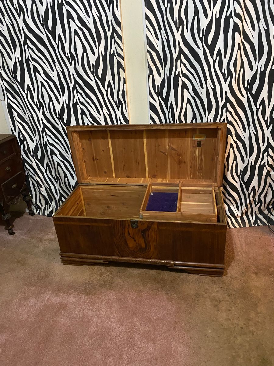 Estate Sale with Antiques in Chattanooga, TN starts on 11/4/2023