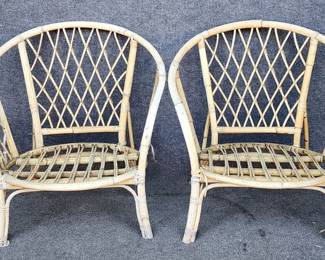 $720 - Pair 1950s Mid Century Rattan Wicker Armchairs w Criss Cross Pattern GH-1                                      Pair of 1950s Rattan armchairs with Linen seats with criss-cross woven pattern rattan at back. Circular back / arm shape, these chairs exude mid-century modern lines and character. Perfect addition to any room

Dimensions:  Height: 30 in (76.2 cm) Width: 28.5 in (72.39 cm) Depth: 28 in (71.12 cm)Seat Height: 15 in (38.1 cm

Local Pick up Gaithersburg, MD.  Contact us for shipper suggestions