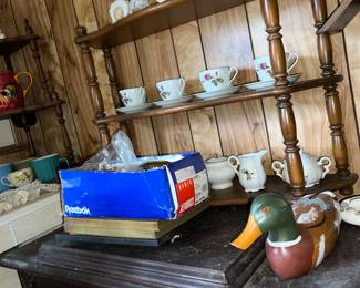 Another old Sewing machine.. these are following me as well... 