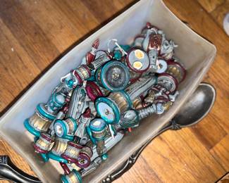 Chess pieces, need some tlc