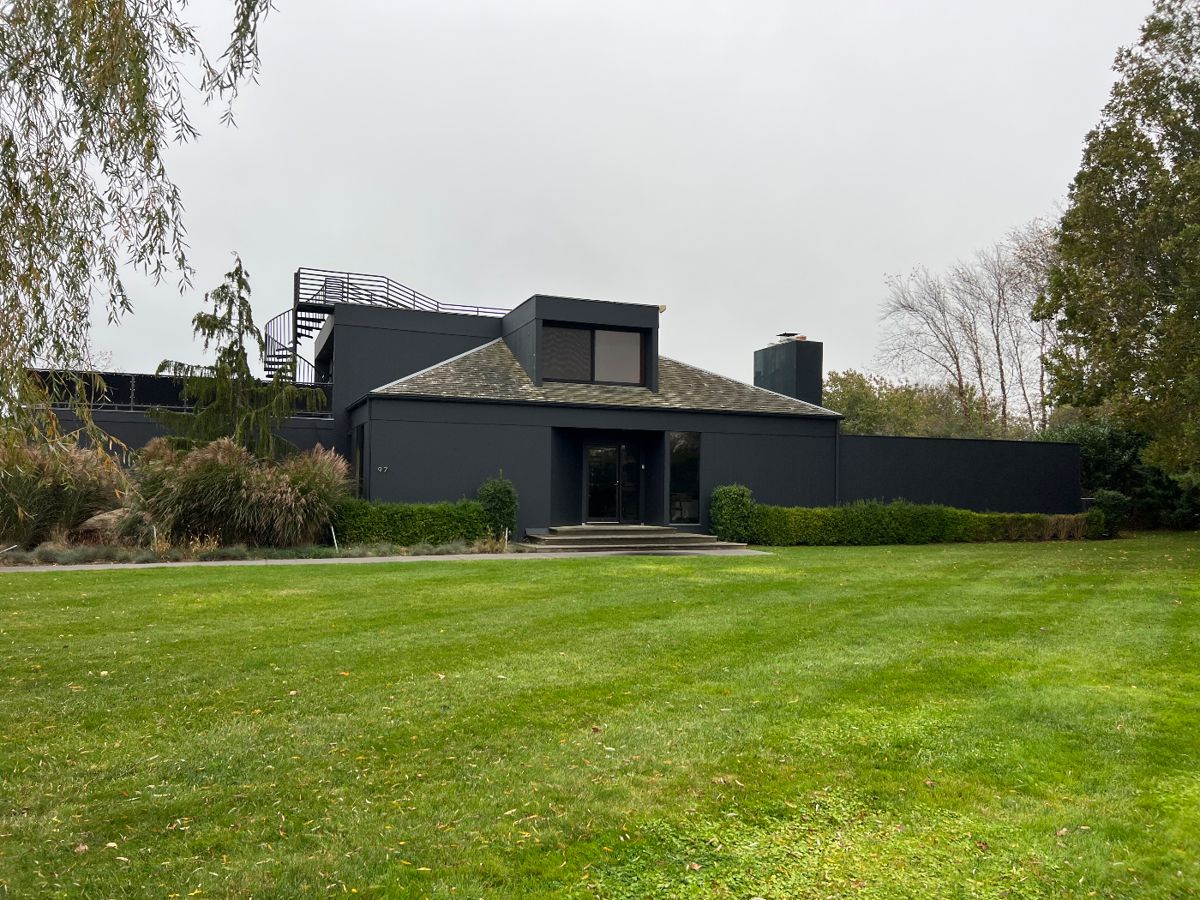 Modern Designer Bridgehampton Online Auction starts on 10/31/2023