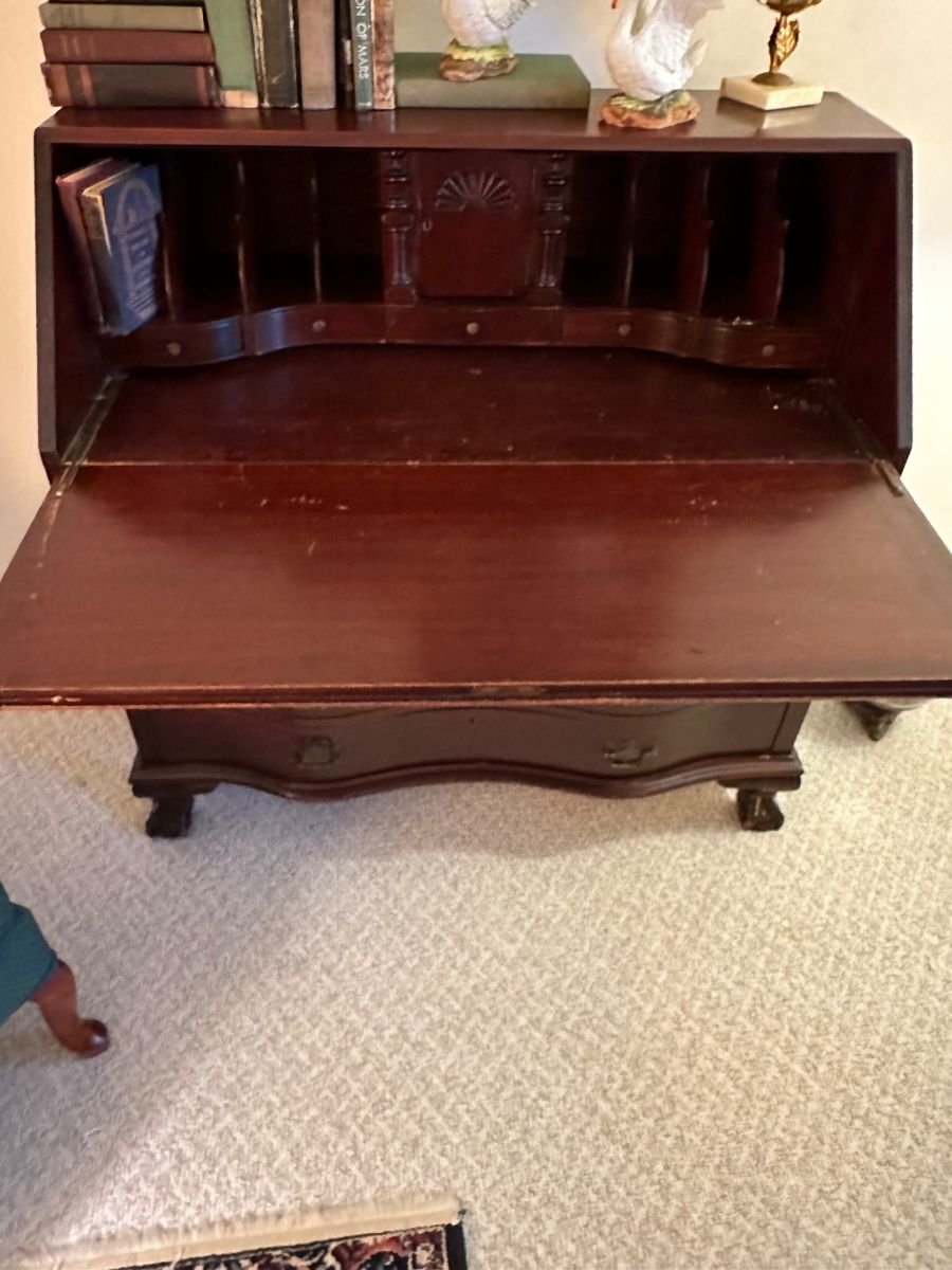 Clarksville Estate Sale50off Saturday starts on 11/17/2023