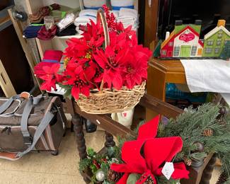 Assorted Linens, Assorted Silk Florals, Christmas Wreaths, Travel Cargo Pet Carrier