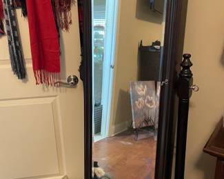 full length mirror, women's scarves