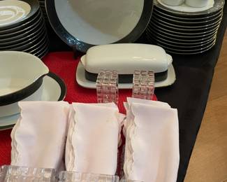 Noritake Sharon 6883 pattern dinnerware, square glass napkin rings