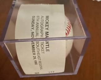  Signed Mickey Mantle baseball