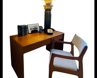 mcm desk
D-Scan chair