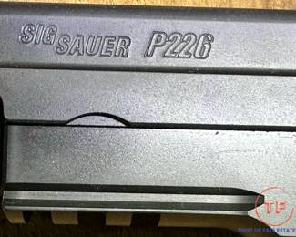 SIG SAUER P226 - 9mm