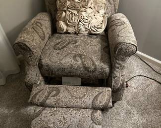 LANE Furniture Push Back Recliner