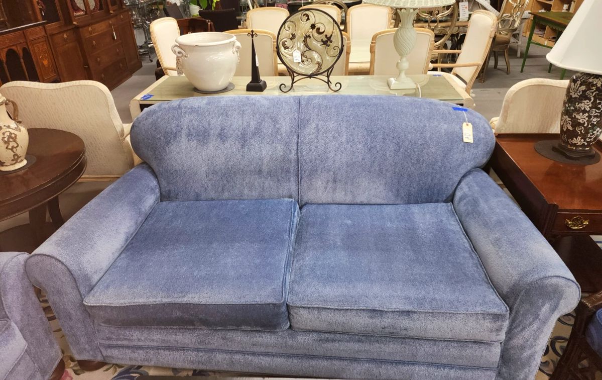 Phillippi Creek Estate in Sarasota, FL starts on 11/1/2023