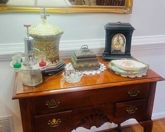 Queen Anne style low boy