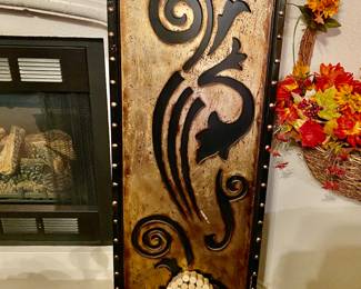 Two of those beautiful wall decor pieces. 