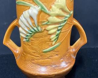 Roseville Freesia Vase 123-9