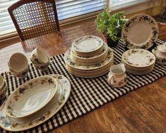 Royal Doulton "Larchmont"