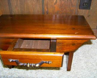 100 2567smallbenchwithdrawer