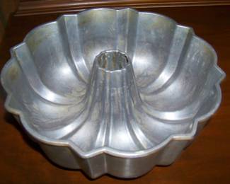 100 2593metalbuntpan