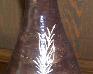 100 2537tallbrownvase